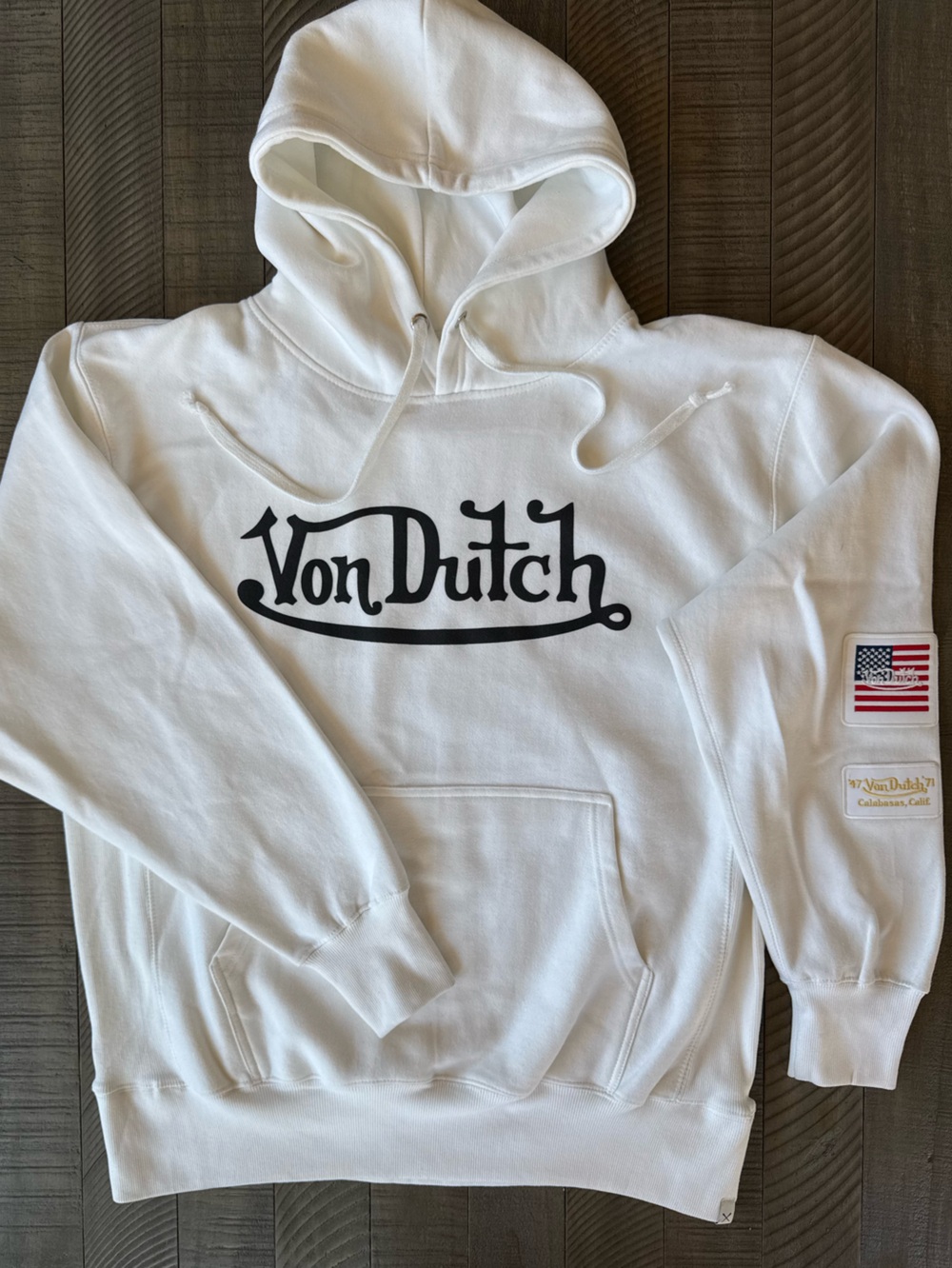Von Dutch by Vineyard Crew 
Von Dutch Calabasas, Ca White Hoodie Men’s Size XL